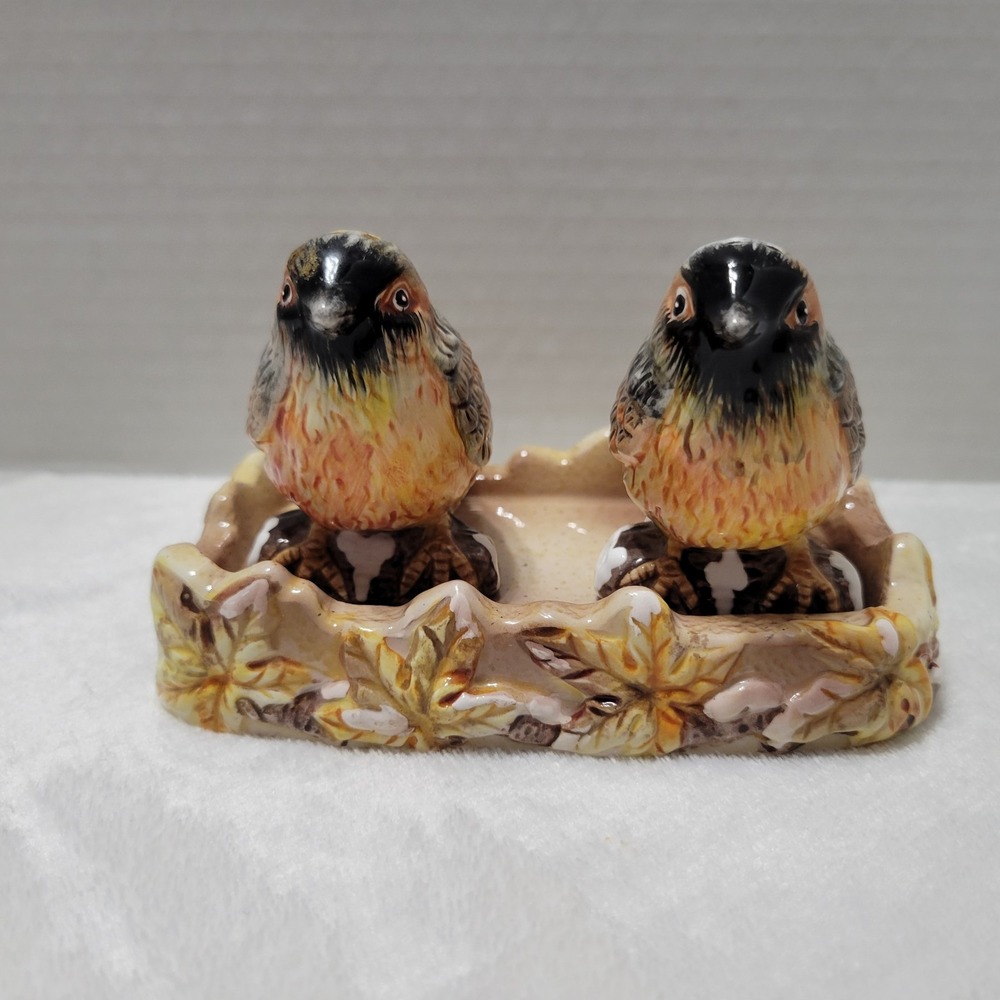 GANZ Bird Salt & Pepper Shakers in Bird Bath‎ Stand Beautiful Fall Leaf Colors